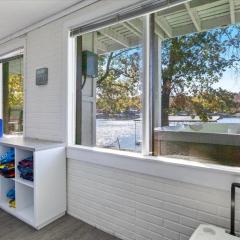 Amazing Lake Experiences! Private Hot Tub, Aamazing Dock, Firepit & Two Layers of Decks