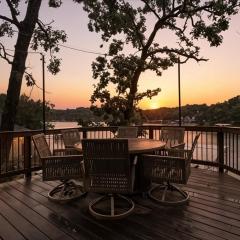 Garage Parking, Slide, Kayaks & Fun at 10MM