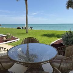 Direct Gulf Views - Beachfront Stay at Tamarind