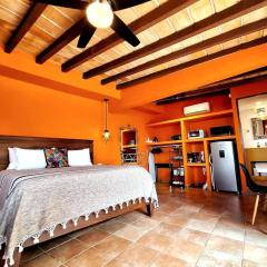 Boutique Studio with Terrace, Heated Pool & Fast Wi-Fi, Walk to Malecón