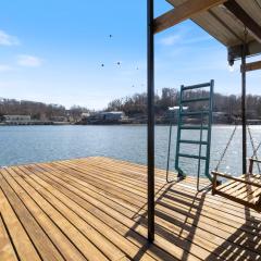 Spacious, Central Location, Fire Pit, Boat Slip