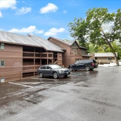 Spacious Pet-Friendly Lakeview Condo w/ Boat Slip & Pools