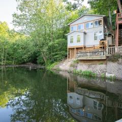 Wonderful Remote Lake Cabin! Fish from Deck & Dock