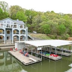 Huge! Sleeps 30-Kayaks, Pedal Boat & Paddle Boards