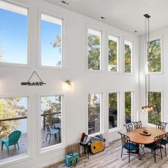 New Custom Home with Breathtaking Views!