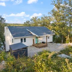 New Custom Home with Breathtaking Views!