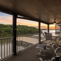 LazyDays Pet-Friendly Condo w/ Pool & Slip at 3M