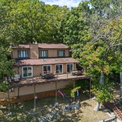 Spacious, Quiet & Great Cove, Nearby Attractions, Private Dock, Fireplace, Expansive Deck