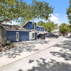 Our Cove Retreat - Perfect for Wave-Free Swimming, Tanning & Prime Location Fun!