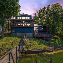 Stunning Sunsets, Vibrant Bars and Restaurants at the Waterfront