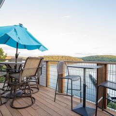 Penthouse Living In The Heart of the State Park