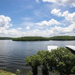 Penthouse Living In The Heart of the State Park
