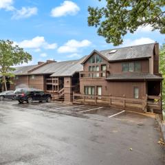 Stunning Lake Views, Pools, Wildlife, Pet-Friendly