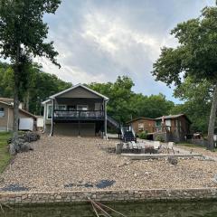 Spectacular Sunsets, Live Music & Nearby Restos