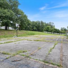 Lakeview Condo, Pools, Patio with Grill, Near PB2 Launch