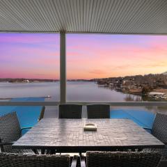 Nautical-Inspired Lakefront Unit w/ Awesome Views