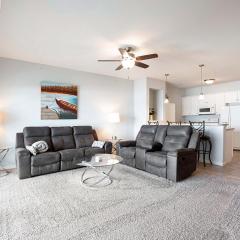 Island Life! Pool, Grilling Patio & Amazing Views!