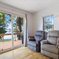 Lakefront Home in a Quiet Cove, Private Dock, Outdoor Dining & Fishing