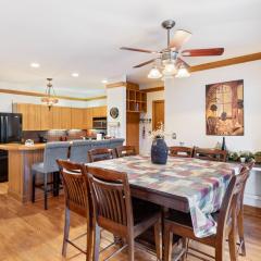 Stunning Lake Views, Pools, Wildlife, Pet-Friendly