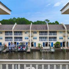 Cozy 2 bedroom, 2 bathroom condo located at Harbor Landing!