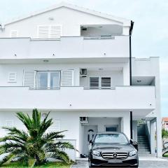 Awesome Apartment In Vrsi With Wifi