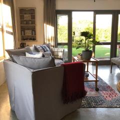 The Stanford Getaway 2 rooms - Pet Friendly