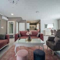 Victoria with pool in Imotski