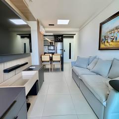 Apê PREMIUM, AC em todos comodos c TV e piscina