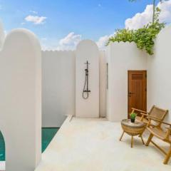 Omarosa Stunning 3 BR Private Pool Villa ZN352