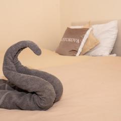 Quiet Yellow Rest House Sleeps 7