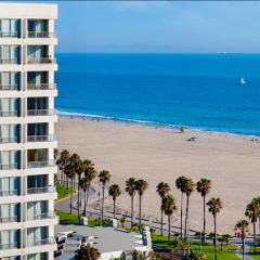 Santa Monica Ocenfront 2 Bedroom Villa with Parking