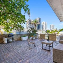 Spacious 1-Bed Apartment in Coolangatta