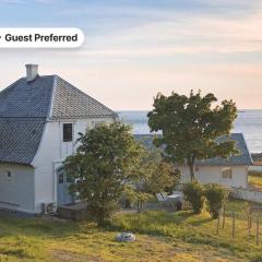 5 person holiday home in Svelgen-By Traum