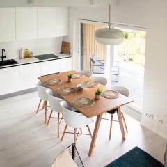 Brand new house with four bedrooms, parking, sauna, patio