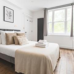 Modern Studio Flat in Hammersmith
