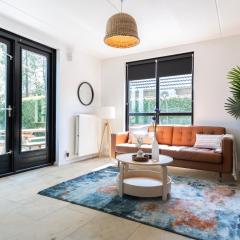 Family Villa With Garden & Lake Access