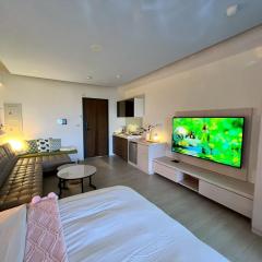 漫遊文旅溫泉宅ㄧ山海景觀陽台房ㄧ晚上6點入住ㄧ晚進晚退一21小時睡飽飽方案