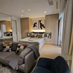 Petal Stays - Just 1 Km from Airport