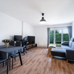 Chez Adrien au Haillan Appt rez de chaussée jardin