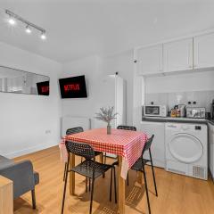 Charming 4 Bedroom Family Apartment Near Chelsea Football Stadium, Fulham Broadway Station