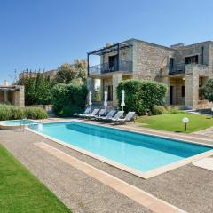 Stone Built Private villa Emerald with pool, 30m to Beach & BBQ!