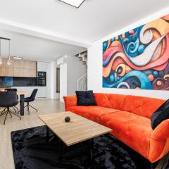 Residences in Villa Marealto with pool, garage and seaview