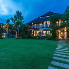 Bangtao Beach 5 Bdrm Pool Villa in Lrg Prv Garden