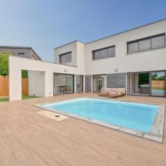 Villa pour 9 - Piscine chauffée - Jacuzzi