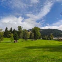 Cozy apartment with pool and golf nearby