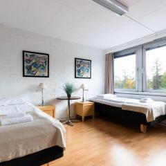 Functional and cozy 3 bedroom apartment for 6