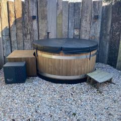 Van Egmond suites Mr Blue Sky