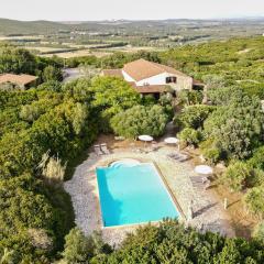 Village surrounded by greenery with swimming pool just a few minutes from Alghero