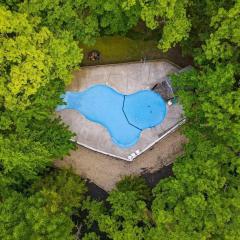 Enchanted Woods Retreat-Decorated for Christmas