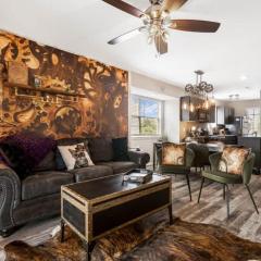 Time Traveler Suite - Private Balcony